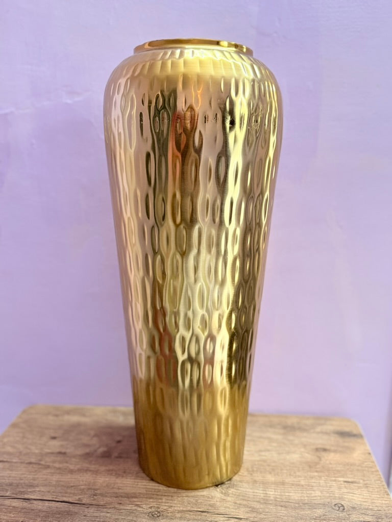 Luxurious 24" Hammered Gold Metal Floor Vase – Premium, Heavyweight, and Elegantly Crafted for a Sophisticated Touch. Perfect for Floral displays or as a Stunning standalone décor Piece