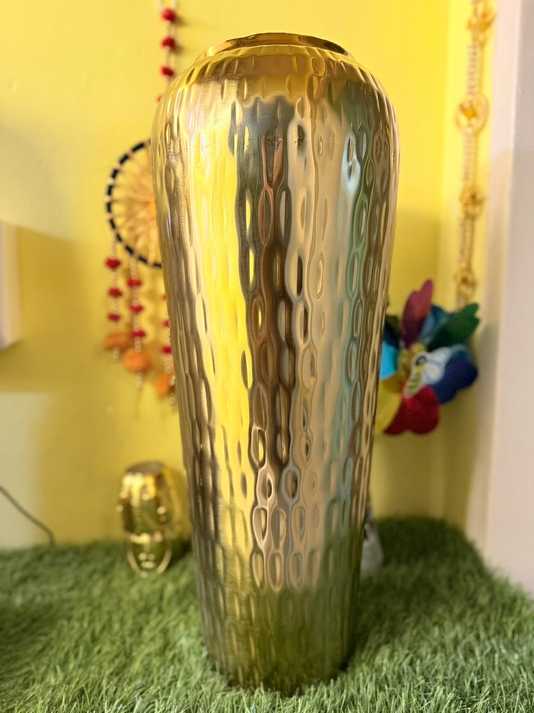 Luxurious 24" Hammered Gold Metal Floor Vase – Premium, Heavyweight, and Elegantly Crafted for a Sophisticated Touch. Perfect for Floral displays or as a Stunning standalone décor Piece