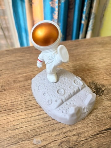 Mobile Stand, Astronaut-Themed Phone Stand – Stylish, Multi-Purpose & Perfect for Desk or Table Use. Fits All Smartphones
