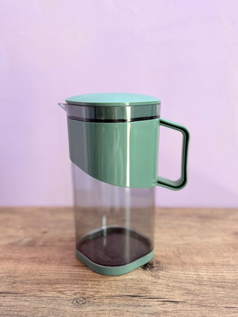 French Jug with Lid to Serve Ice Tea, Juice, Cocktail, Mocktail, Beverages, for Dining Table-Color May Vary, Unbreakable, 1800 ml