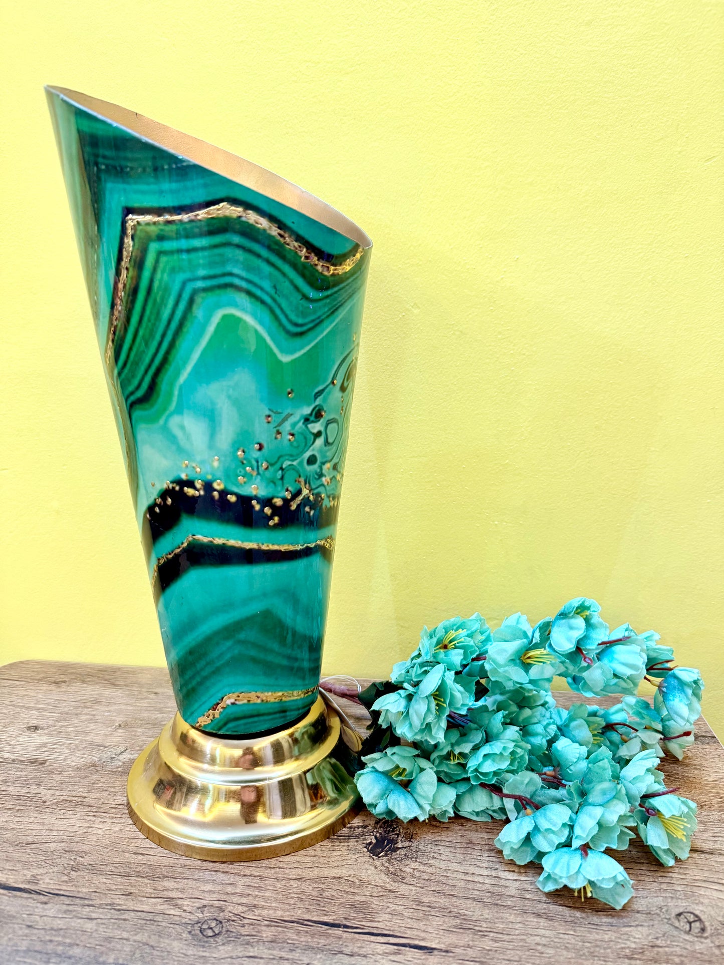 Premium, Heavyweight, and Elegantly Crafted for a Sophisticated Touch. Perfect for Floral displays or as a Stunning standalone décor Piece- Metal- 20 inches