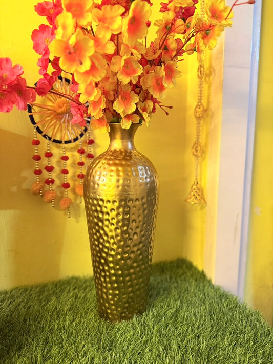 18" Gold Textured Metal Floor Vase – Handcrafted with a chevron pattern, perfect for modern homes, living rooms, corners & event décor. A stylish, eye-catching decorative accent