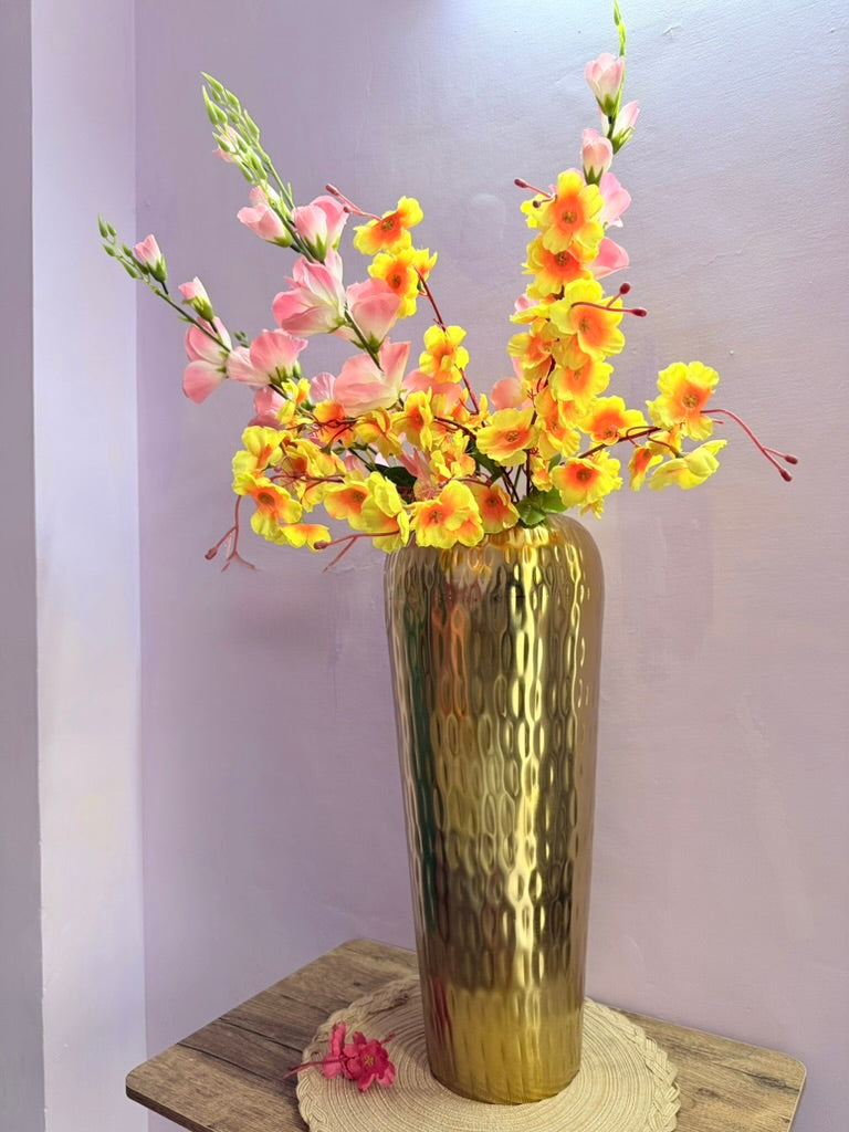 Luxurious 24" Hammered Gold Metal Floor Vase – Premium, Heavyweight, and Elegantly Crafted for a Sophisticated Touch. Perfect for Floral displays or as a Stunning standalone décor Piece