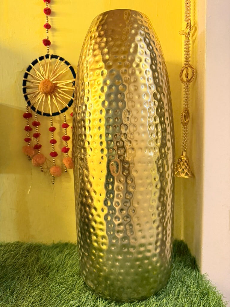 Luxurious 24" Hammered Gold Metal Floor Vase – Premium, Heavyweight, and Elegantly Crafted for a Sophisticated Touch. Perfect for Floral displays or as a Stunning standalone décor Piece