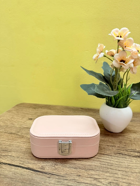 Compact and stylish ! Mini Jewelry Travel Case Small Travel Jewelry Organizer Portable Jewelry Box Travel Mini Storage Organizer Portable Display Storage Box For Rings Earrings Necklaces Gifts, Multicolor,