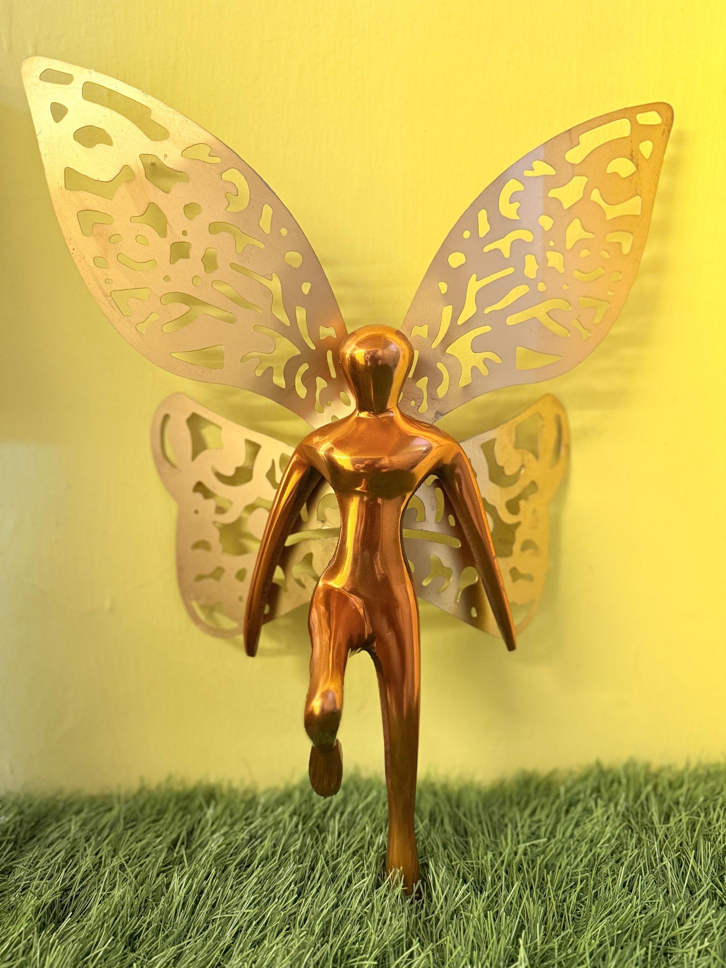 Metal Wall Lucky Flying Angel – Premium Rose Gold décor for Your Home. Elegant, Durable, and Easy to Hang, it adds Charm, Luck, and Beauty to Any Space A or Statement Piece.